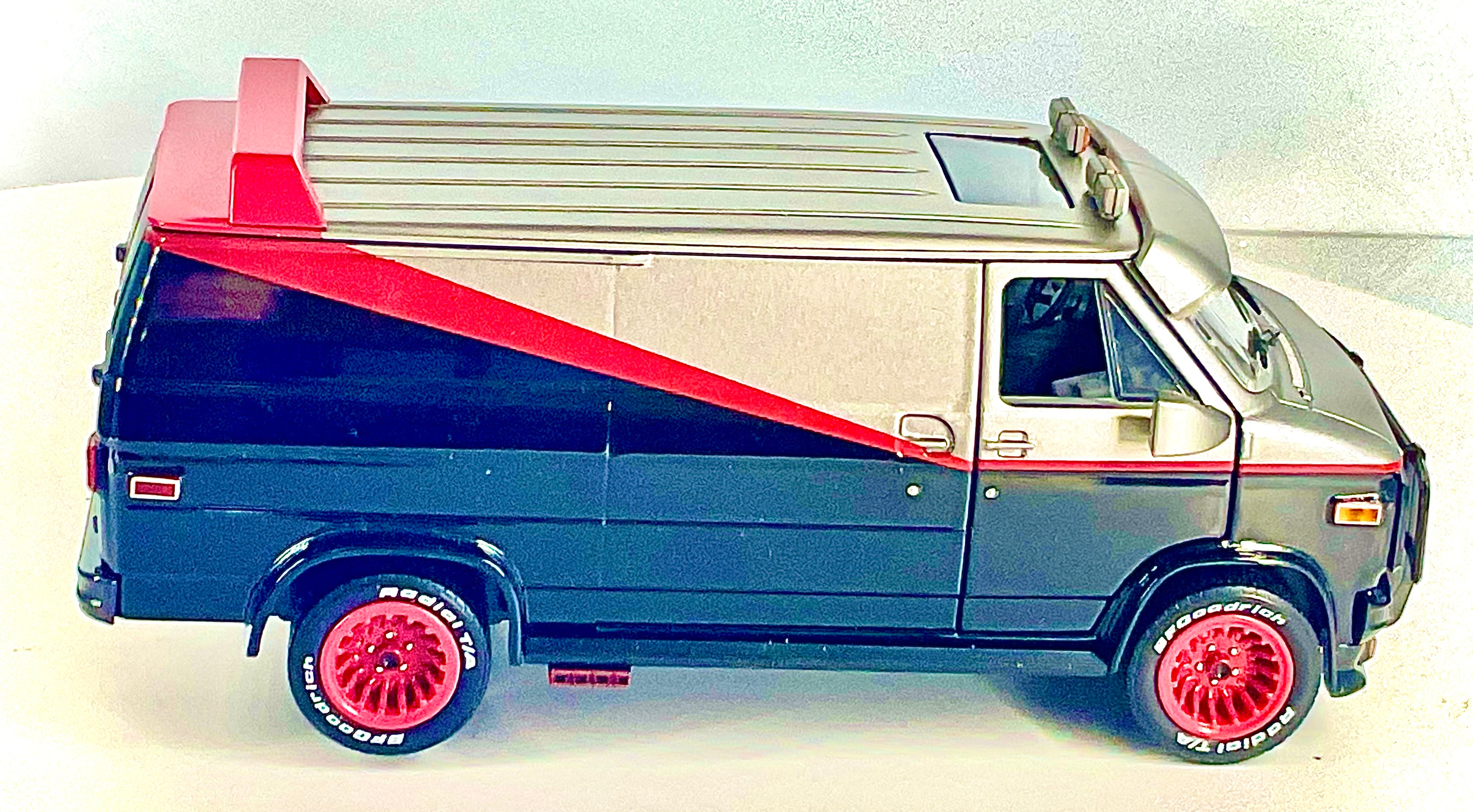 GMC VANDURA 1983 , GREENLIGHT scala 1/24