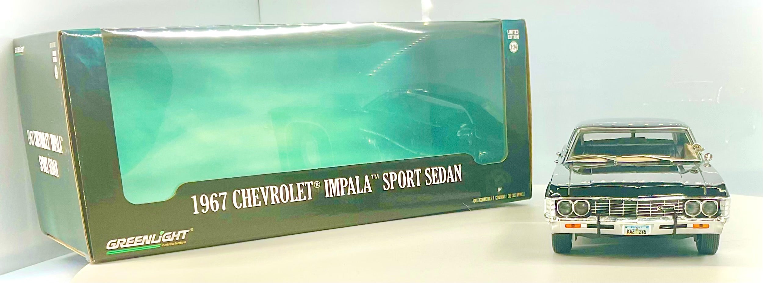CHEVROLET IMPALA SPORT SEDANE del 1967 , GREENLIGHT scala 1/24