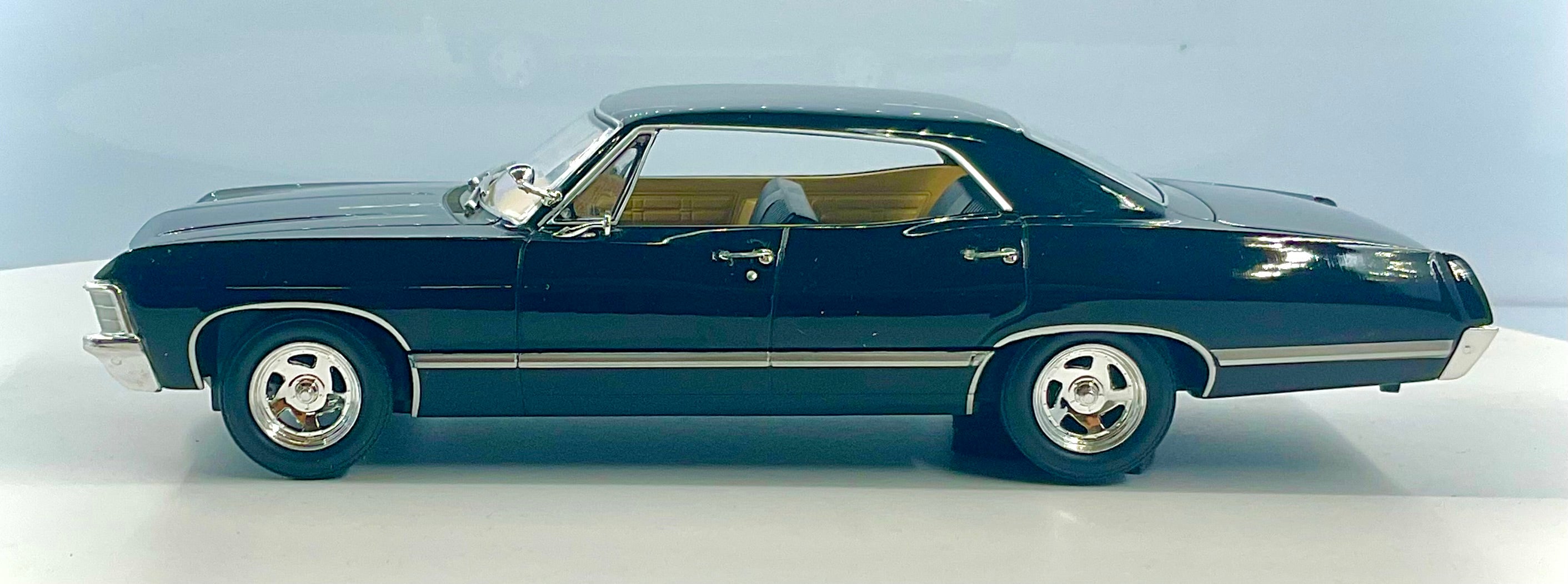 CHEVROLET IMPALA SPORT SEDANE del 1967 , GREENLIGHT scala 1/24