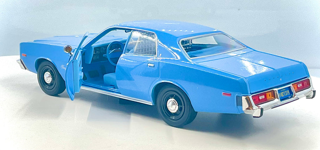 Plymouth Fury 1977 Christine scala 1:24 – Greenlight 84142-vista laterale  con portiera aperta lato guida