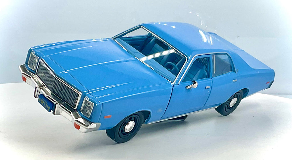 Plymouth Fury 1977 Christine scala 1:24 – Greenlight 84142-vista inclinata complessiva