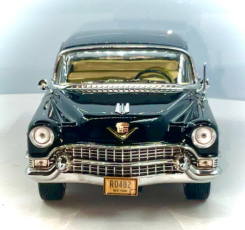 CADILLAC FLEETWOOD SERIES 60 del 1955 , GREENLIGHT 1/24