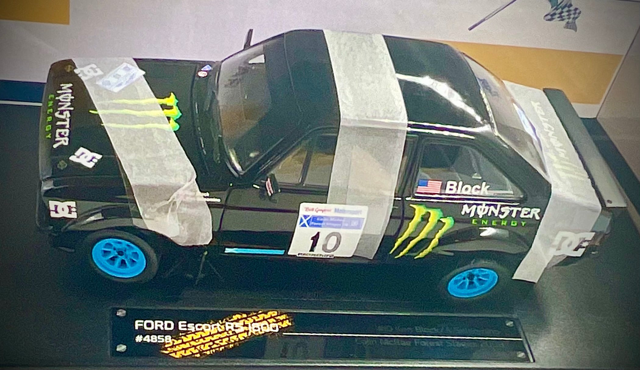 Ford Escort RS 1800 Ken Block / Alex Gelsomino scala 1:18 – Sun Star 4858 - vista dall’alto