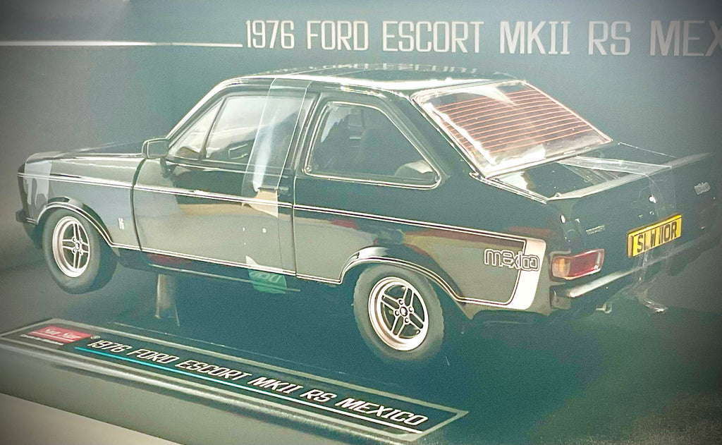 Ford Escort RS MkII Mexico 1976 scala 1:18 – Sun Star 4634R - vista 3/4 posteriore