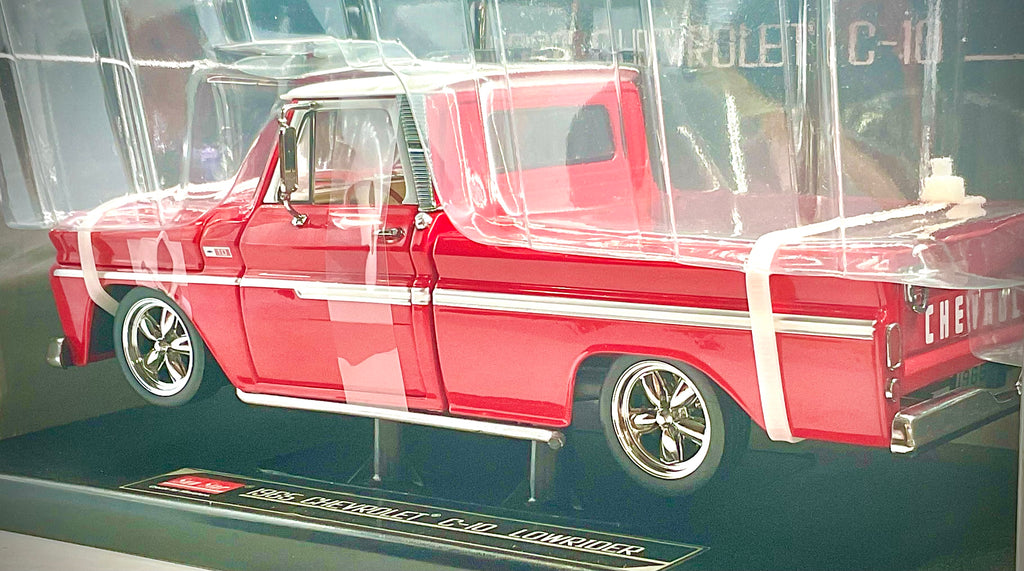 CHEVROLET C-10 LOWRIDER del 1965 , SUN STAR scala 1/18