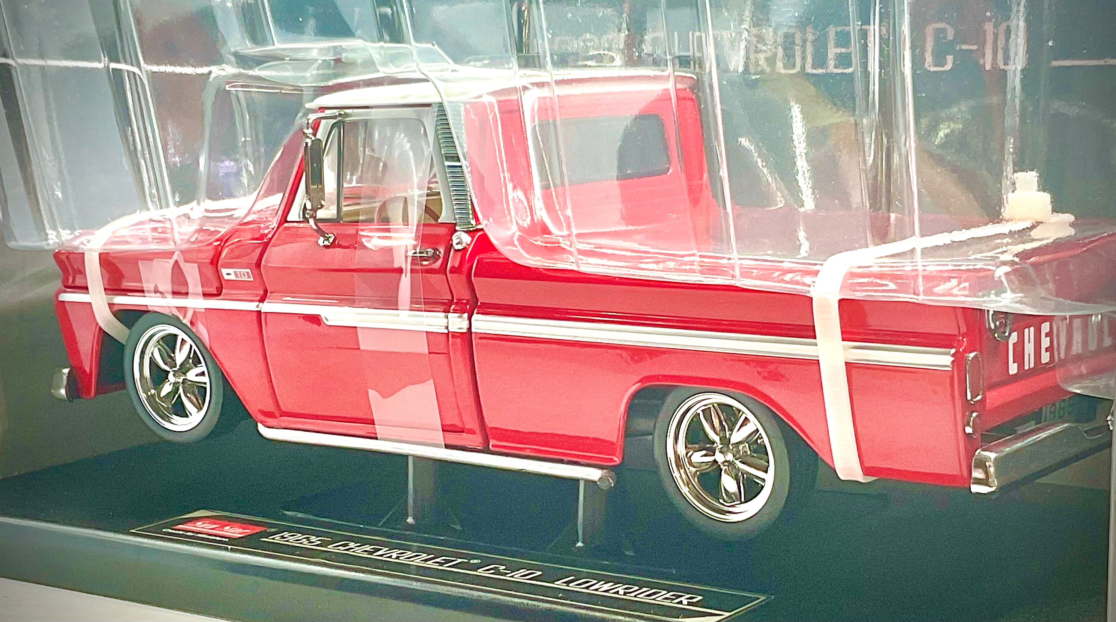 CHEVROLET C-10 LOWRIDER del 1965 , SUN STAR scala 1/18