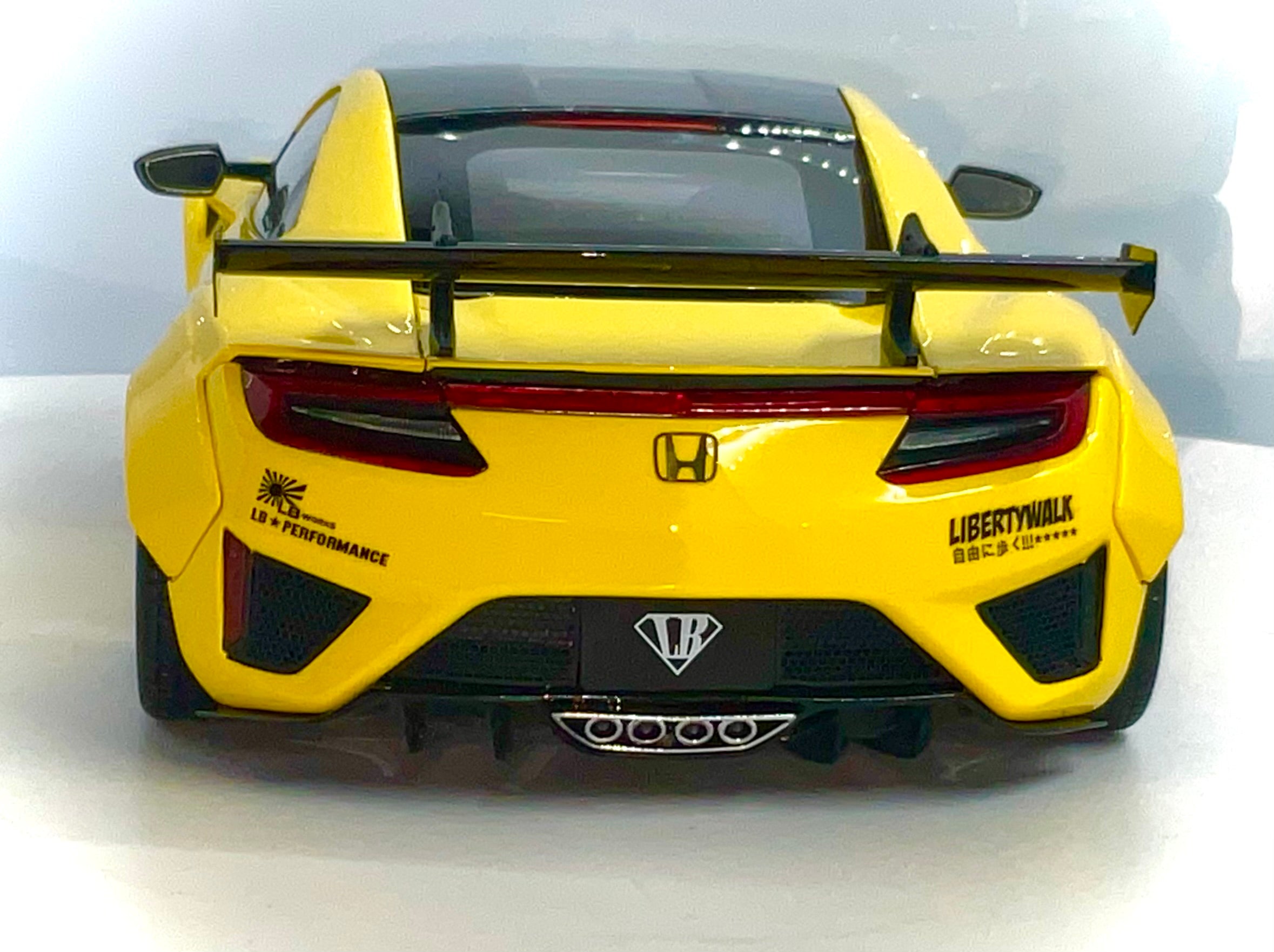 Honda NSX scala 1:18 Serie Limitata Numerata – GT Spirit / Kyosho KJ034-vista posteriore
