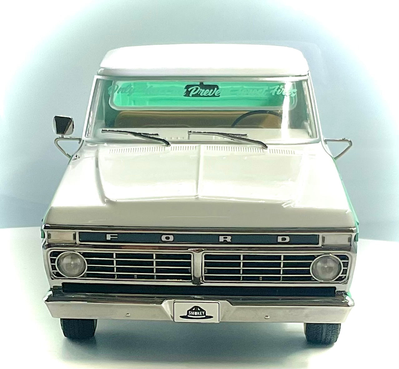 FORD F-100 del 1975 , GREENLIGHT scala 1/18