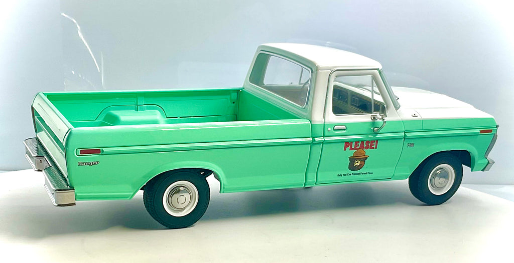 Ford F-100 1975 Smokey Bear scala 1:18 – Greenlight 13636