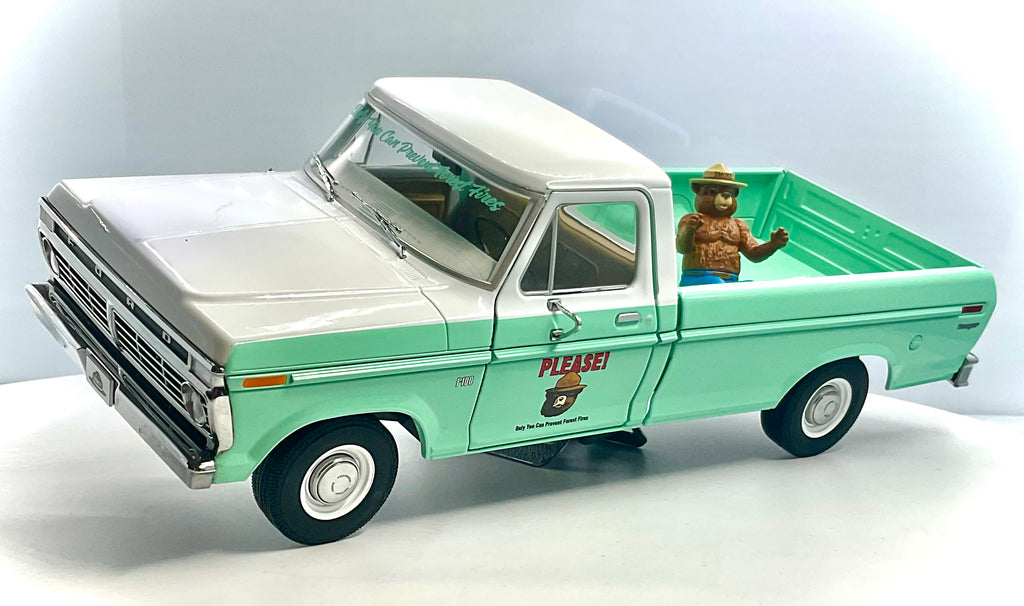 Ford F-100 1975 Smokey Bear scala 1:18 – Greenlight 13636