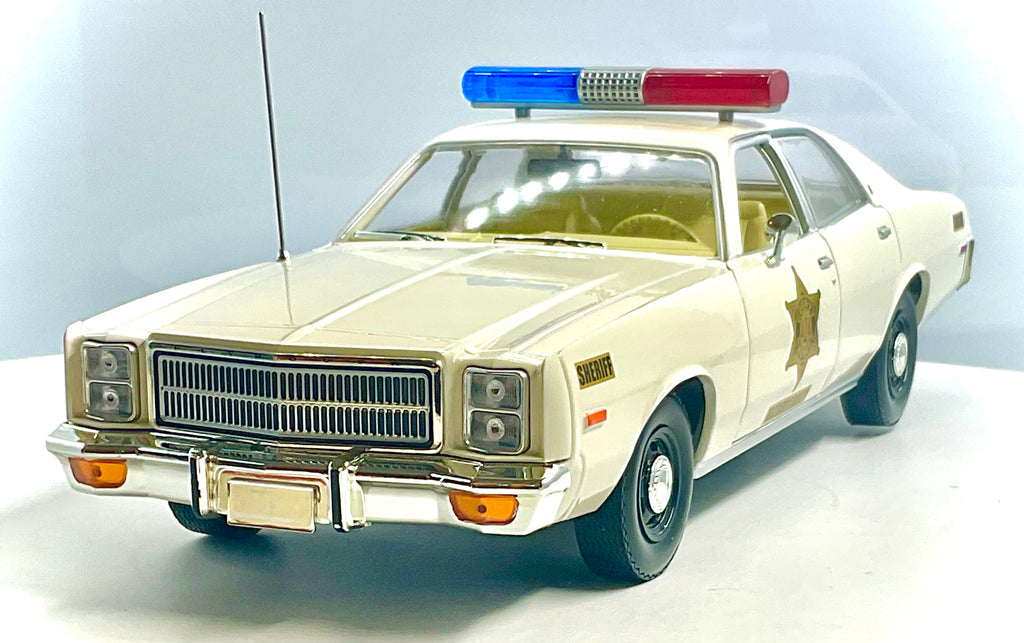 PLYMOUTH FURY del 1977 , GREENLIGHT scala 1/18