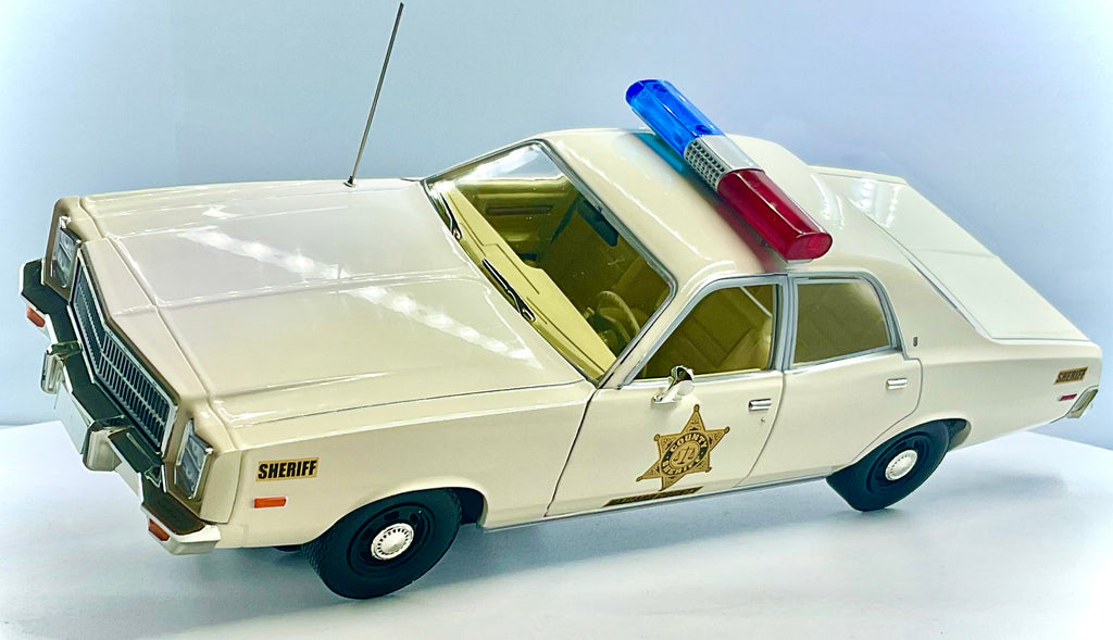 PLYMOUTH FURY del 1977 , GREENLIGHT scala 1/18