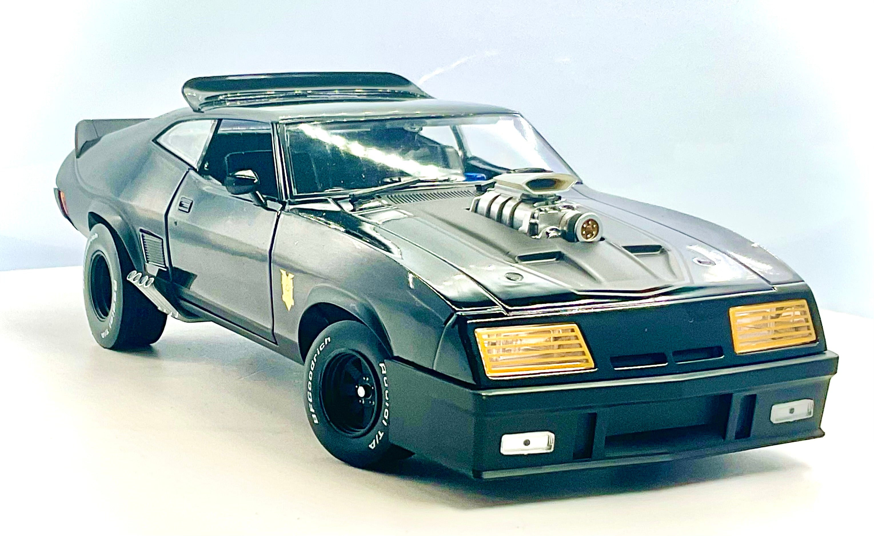 FORD FALCON XB del 1973 , GREENLIGHT scala 1/18