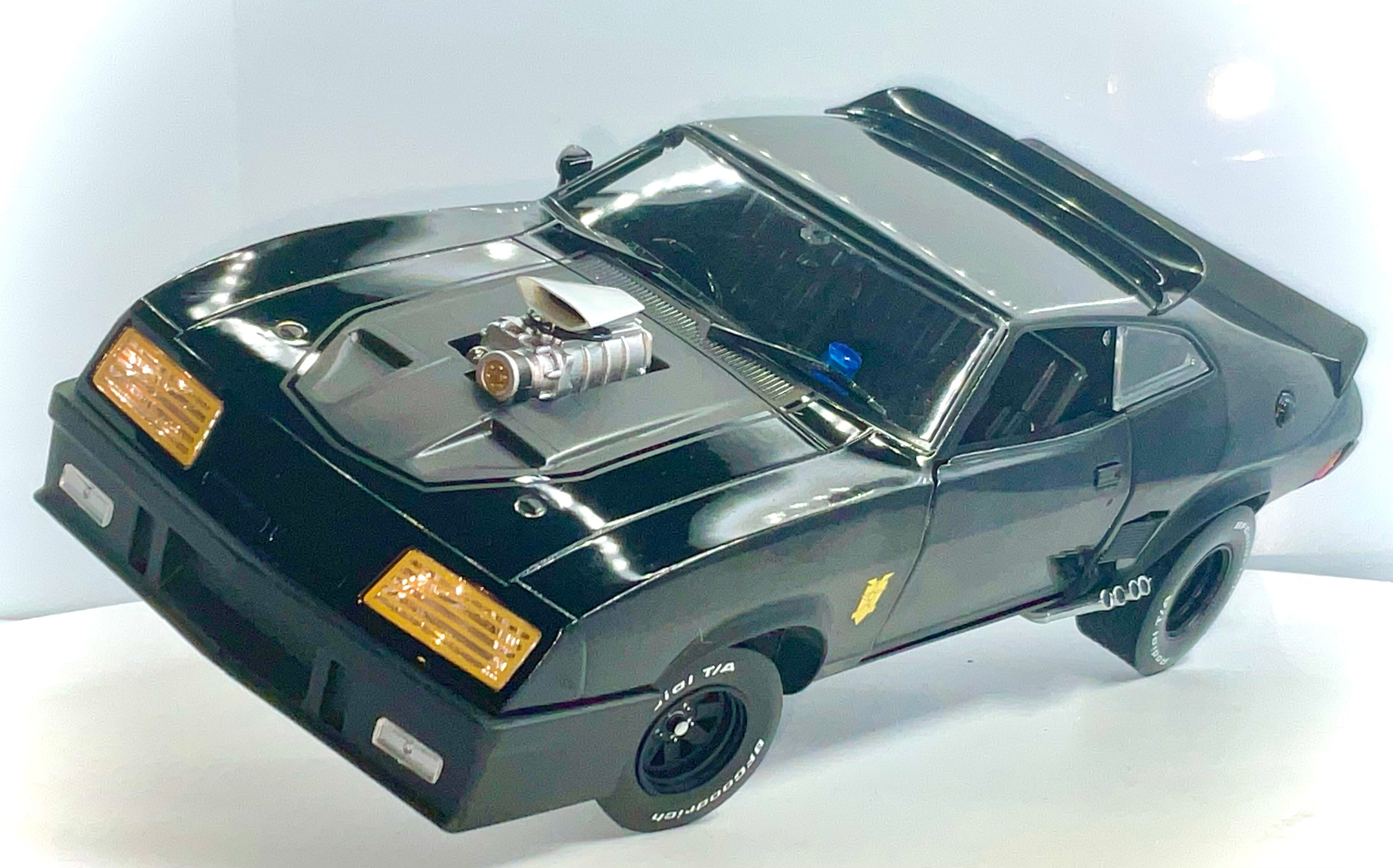 FORD FALCON XB del 1973 , GREENLIGHT scala 1/18