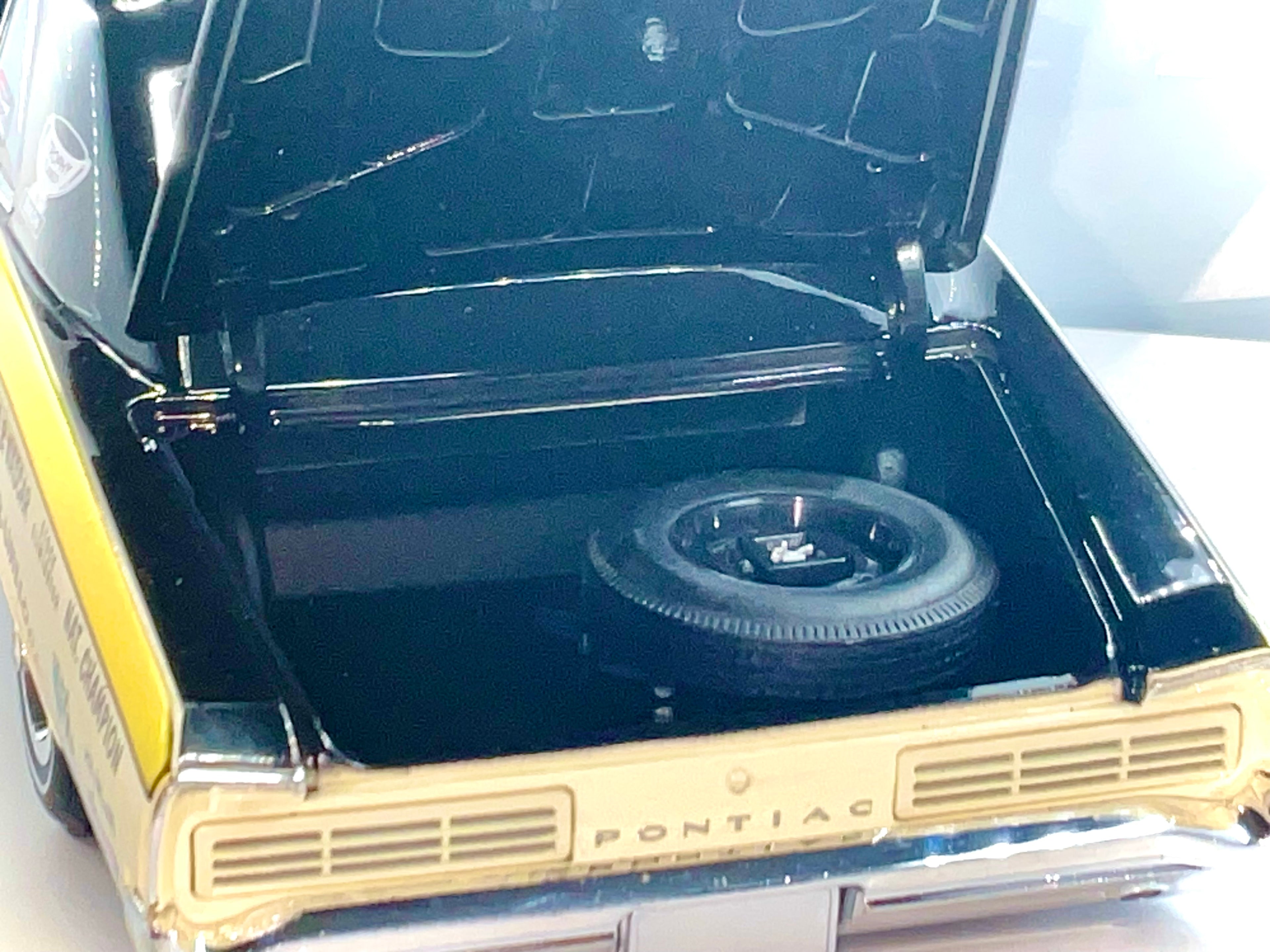 PONTIAC GTO del 1966 , HIGHWAY 61  GREENLIGHT scala 1/18