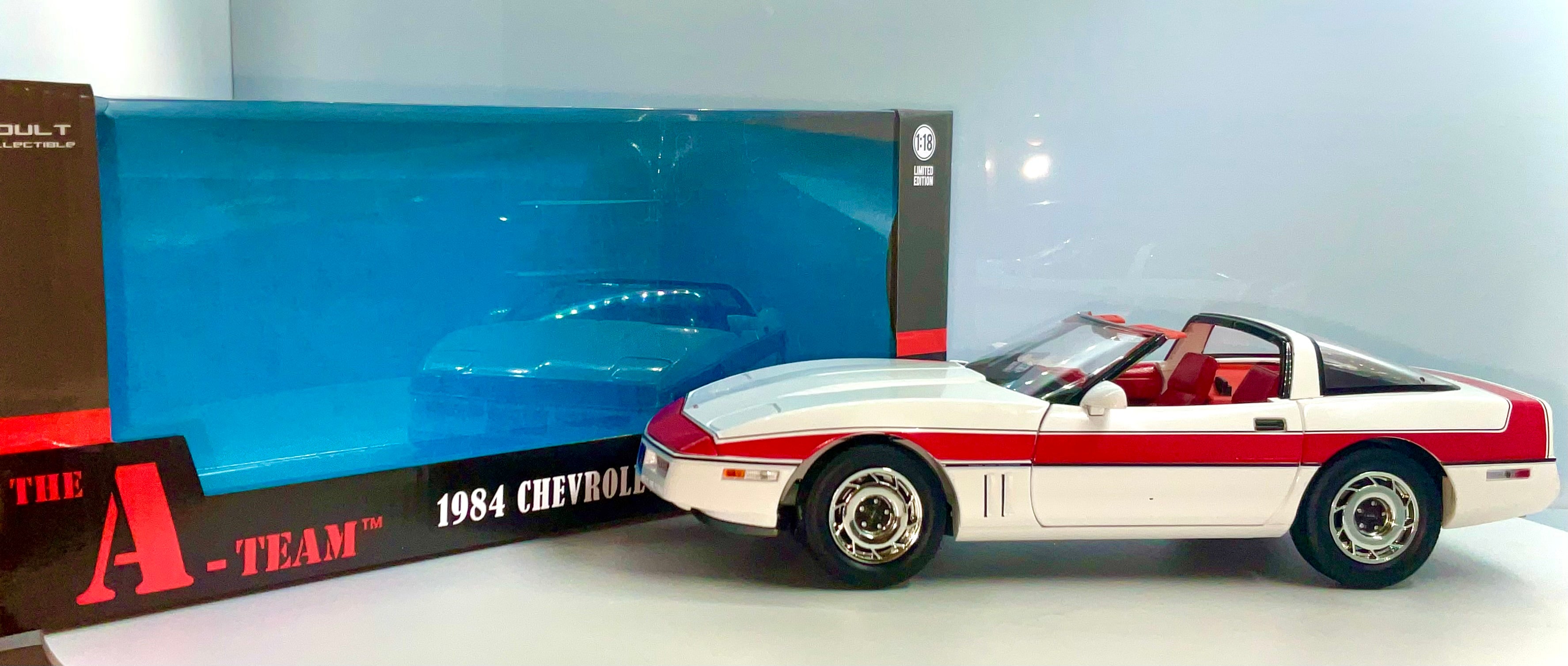 CHEVROLET CORVETTE C4 del 1984 , GREENLIGHT scala 1/18