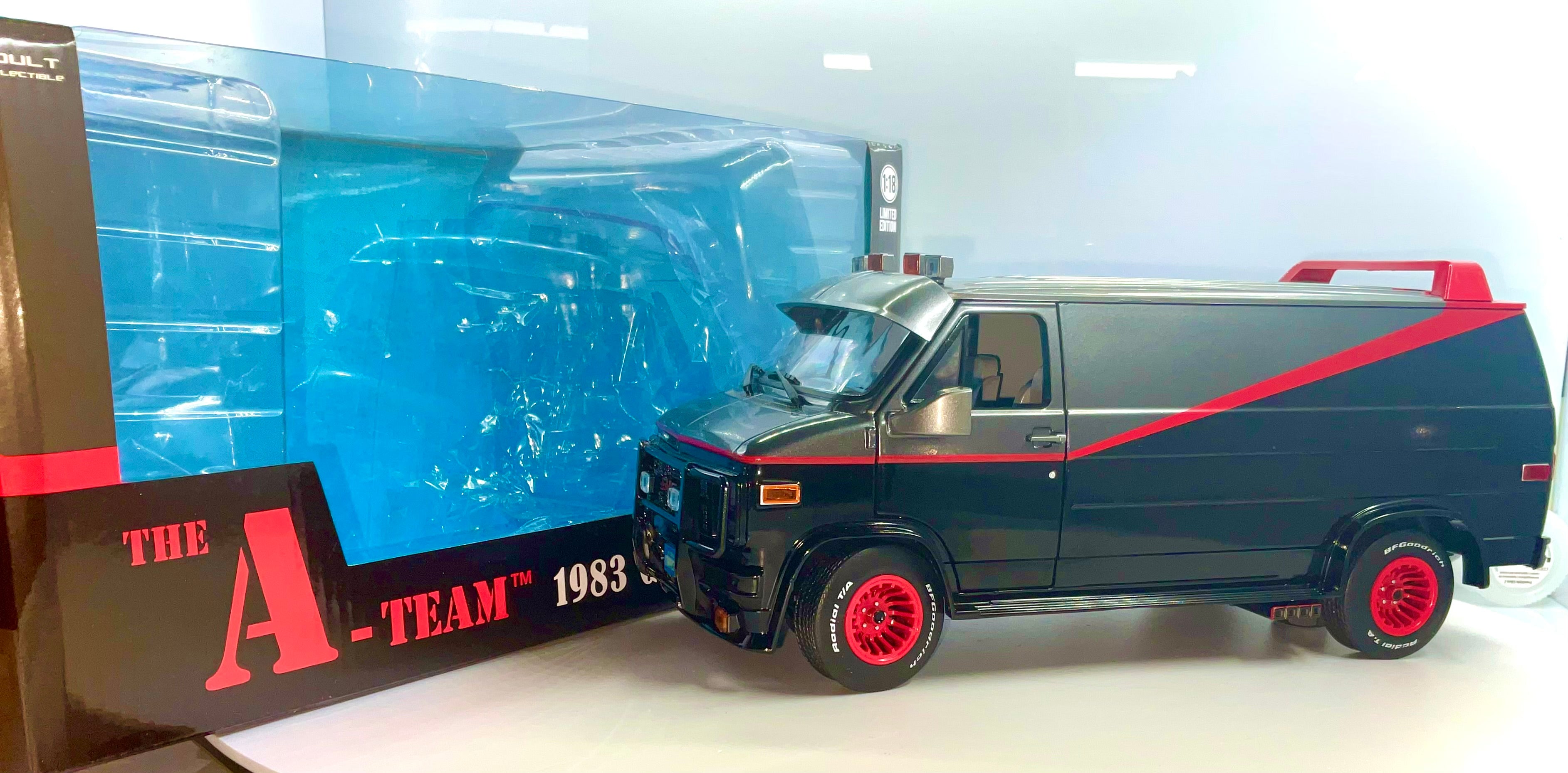 GMC VANDURA del 1983 , GREENLIGHT scala 1/18