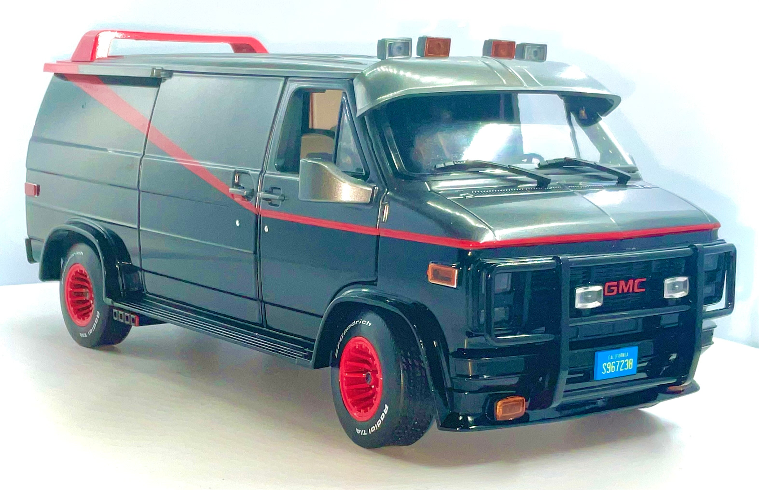 GMC VANDURA del 1983 , GREENLIGHT scala 1/18