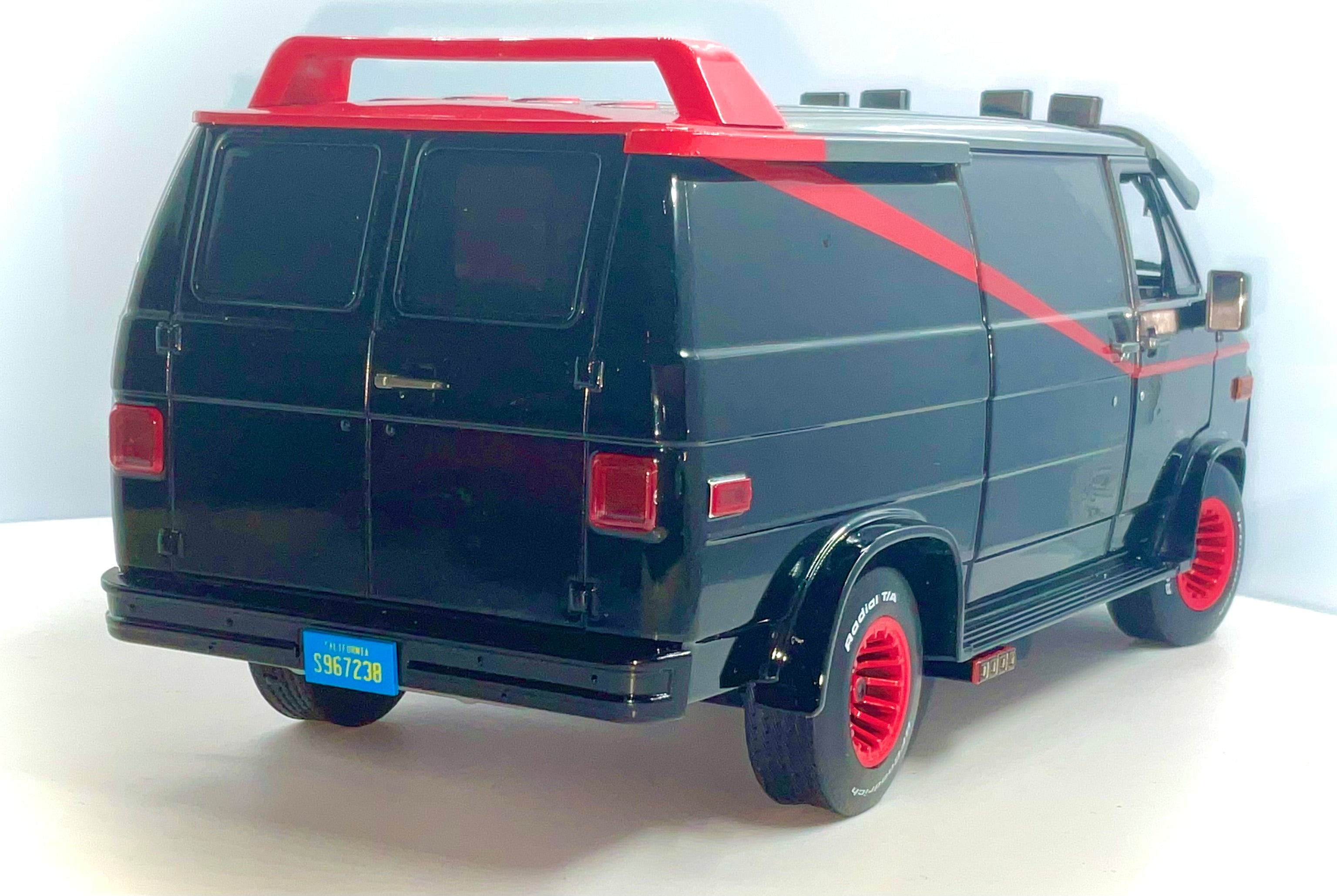 GMC VANDURA del 1983 , GREENLIGHT scala 1/18