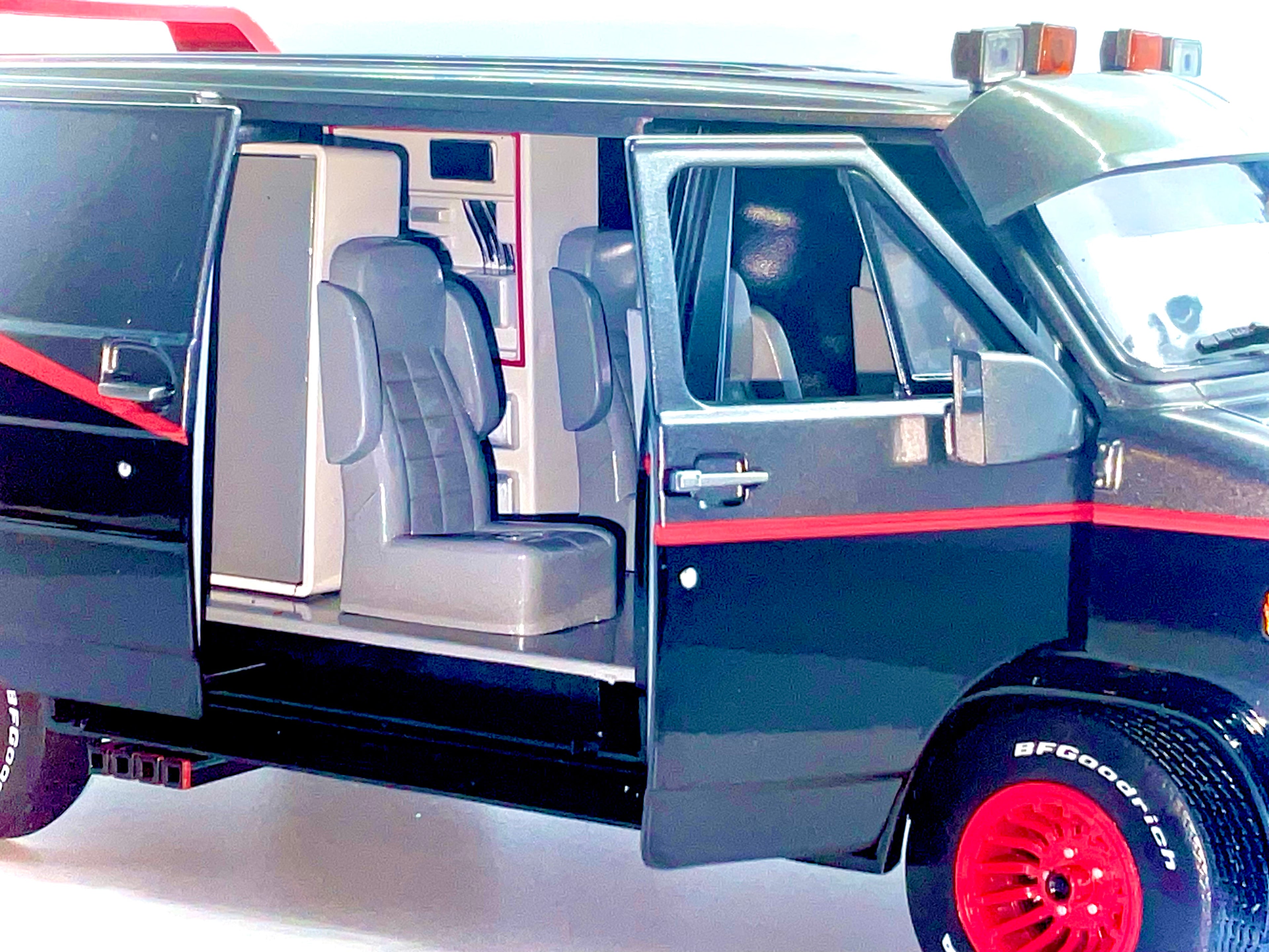 GMC VANDURA del 1983 , GREENLIGHT scala 1/18