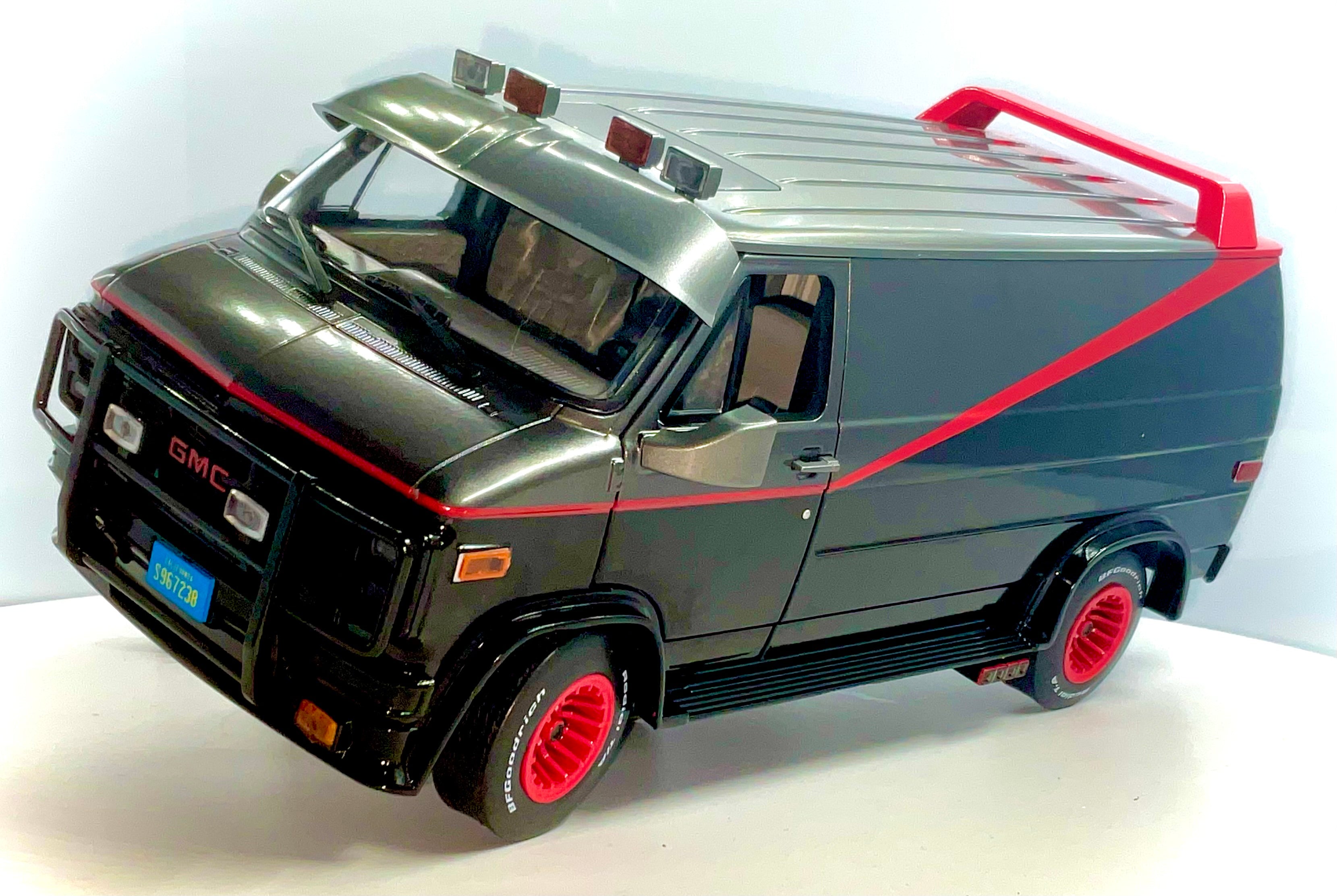GMC VANDURA del 1983 , GREENLIGHT scala 1/18