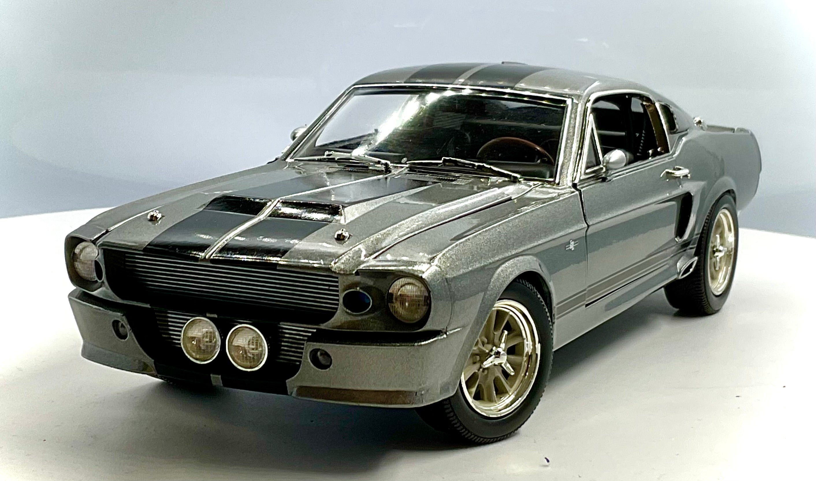 FORD MUSTANG del 1967 , GREENLIGHT scala 1/18