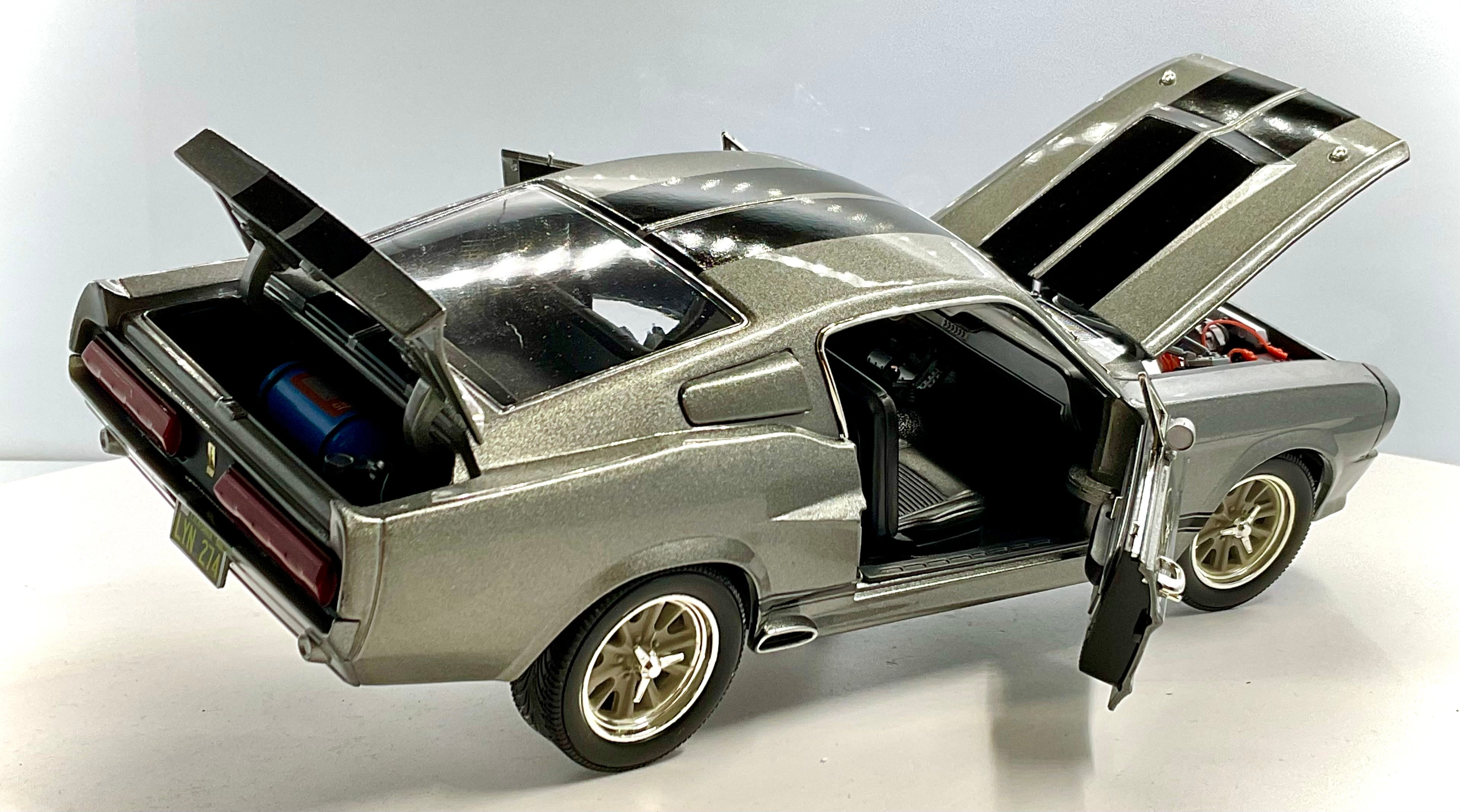 FORD MUSTANG del 1967 , GREENLIGHT scala 1/18