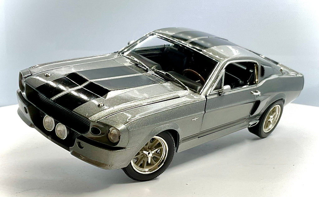 FORD MUSTANG del 1967 , GREENLIGHT scala 1/18