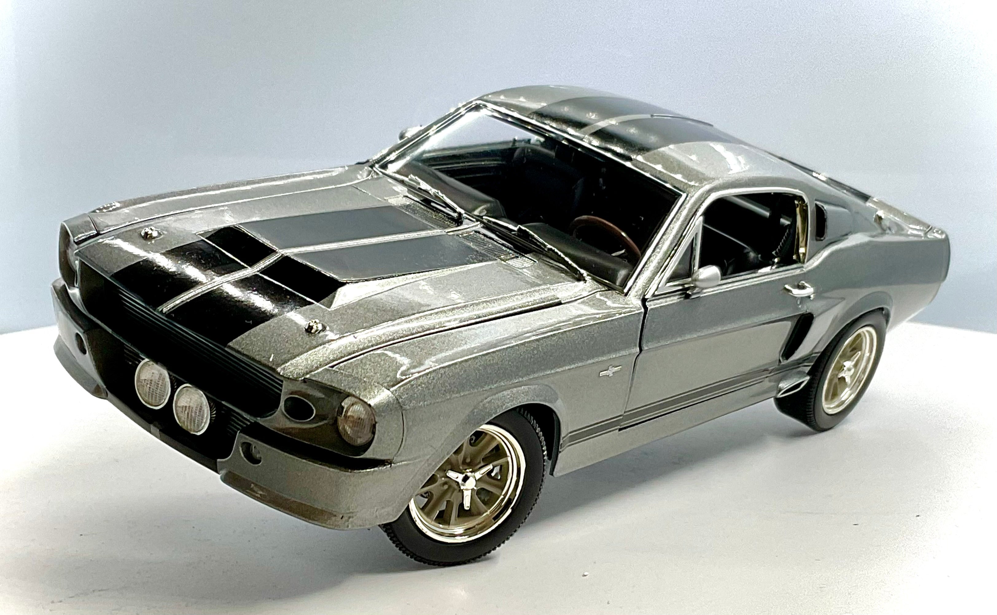 FORD MUSTANG del 1967 , GREENLIGHT scala 1/18