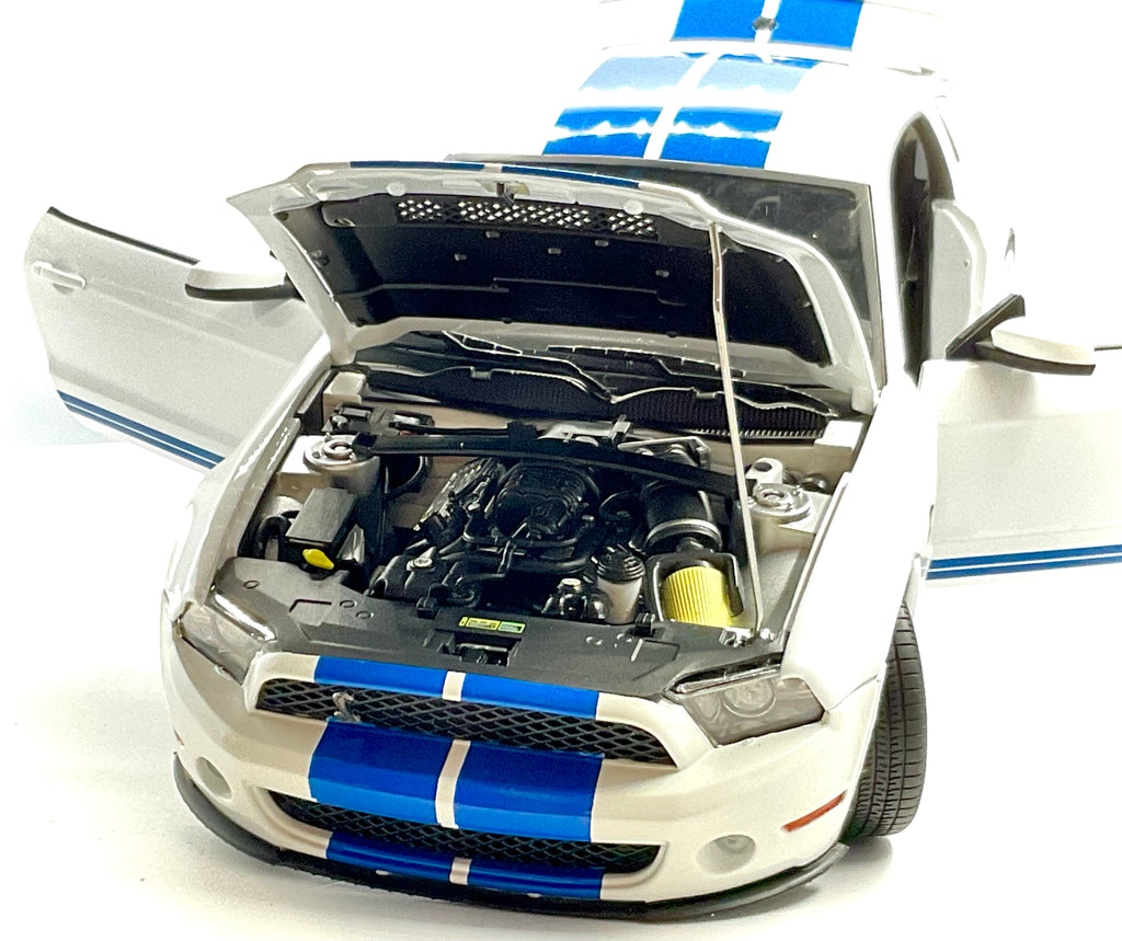 FORD MUSTANG SHELBY GT500 , GREENLIGHT scala 1/18