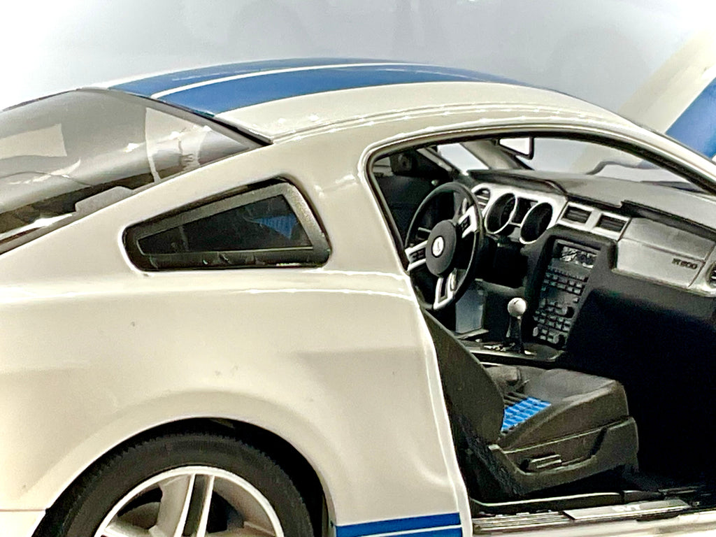 FORD MUSTANG SHELBY GT500 , GREENLIGHT scala 1/18