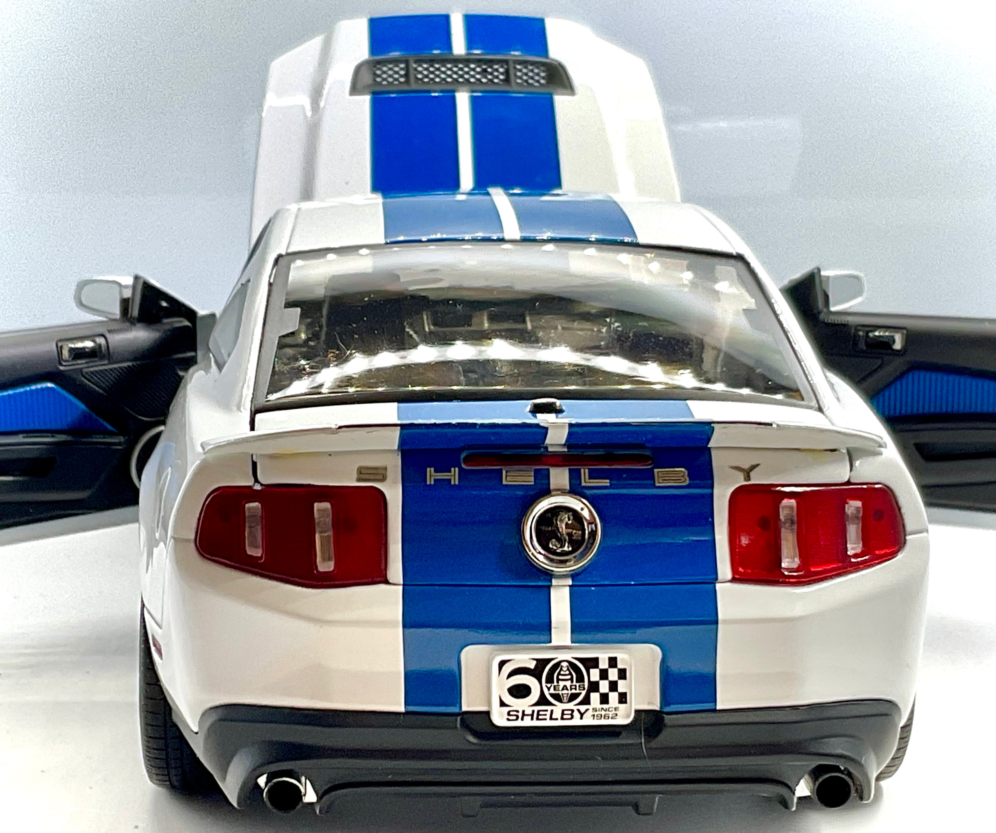 FORD MUSTANG SHELBY GT500 , GREENLIGHT scala 1/18