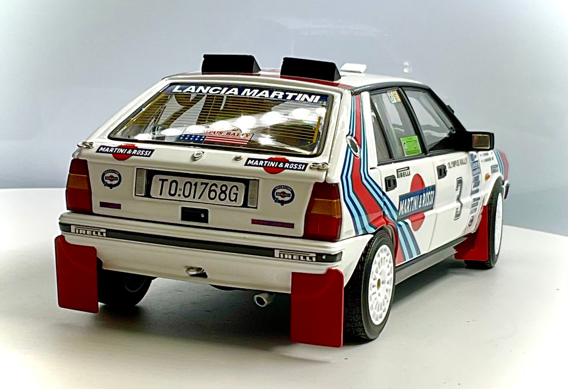 LANCIA DELTA  HF 4WD del 1987 , KYOSHO scala 1/18