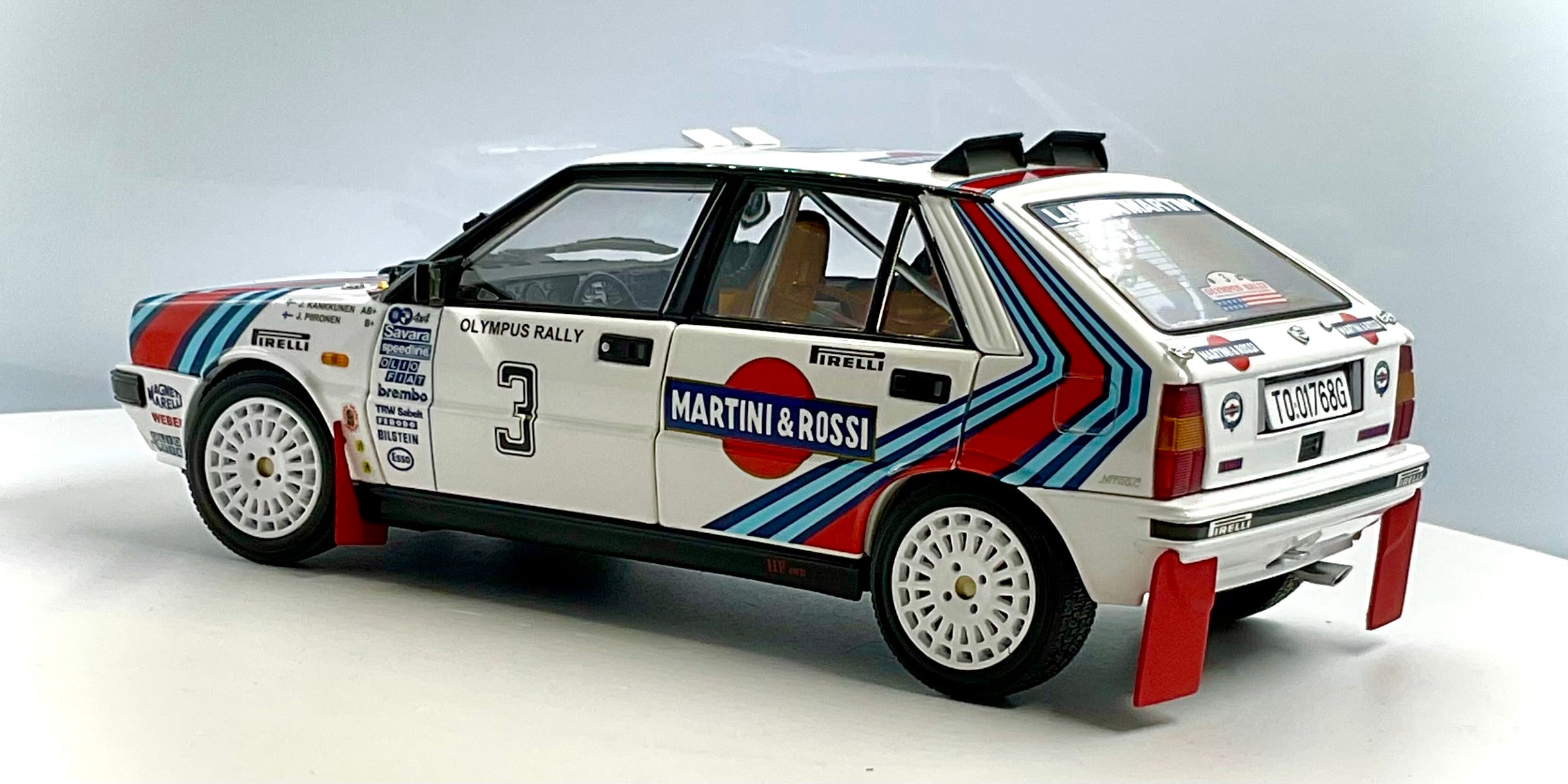 LANCIA DELTA  HF 4WD del 1987 , KYOSHO scala 1/18