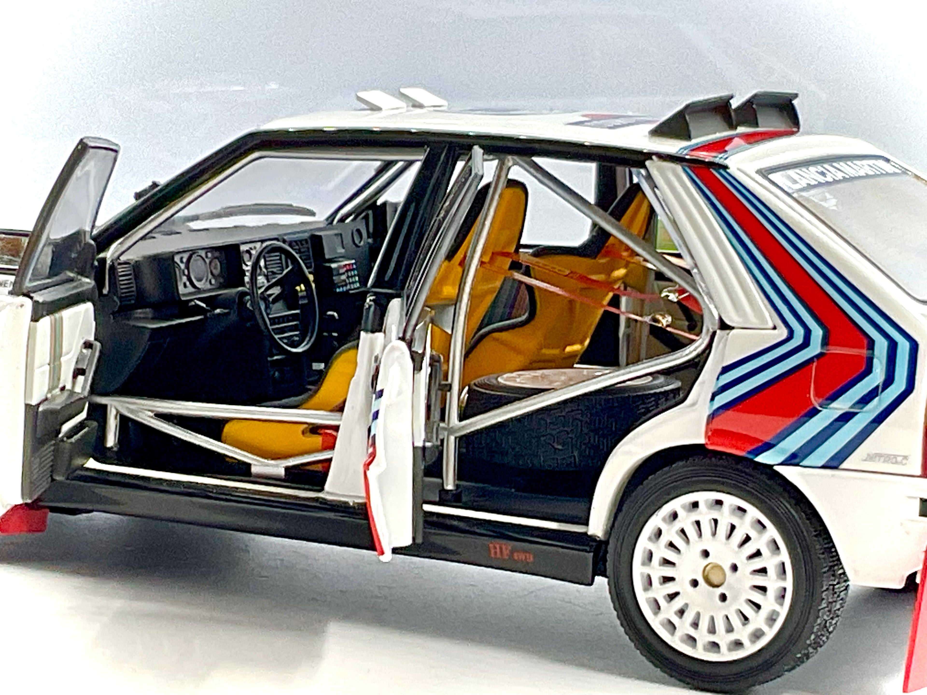 LANCIA DELTA  HF 4WD del 1987 , KYOSHO scala 1/18