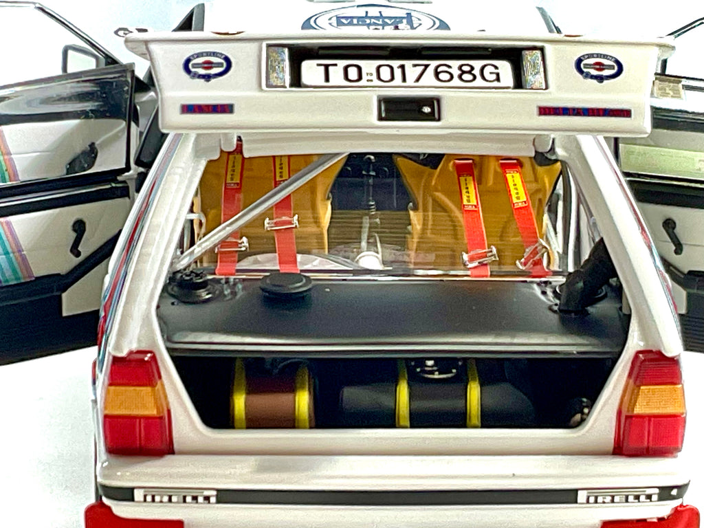 LANCIA DELTA  HF 4WD del 1987 , KYOSHO scala 1/18