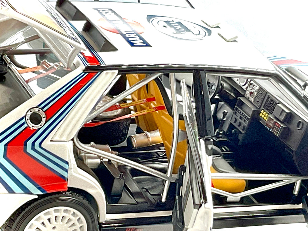 LANCIA DELTA  HF 4WD del 1987 , KYOSHO scala 1/18