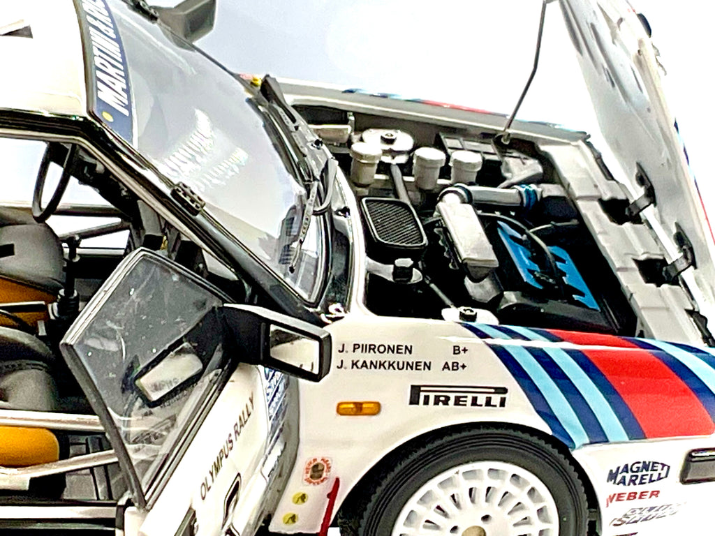 LANCIA DELTA  HF 4WD del 1987 , KYOSHO scala 1/18