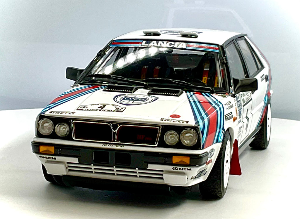 LANCIA DELTA HF 4WD  del 1987 , KYOSHO scala 1/18