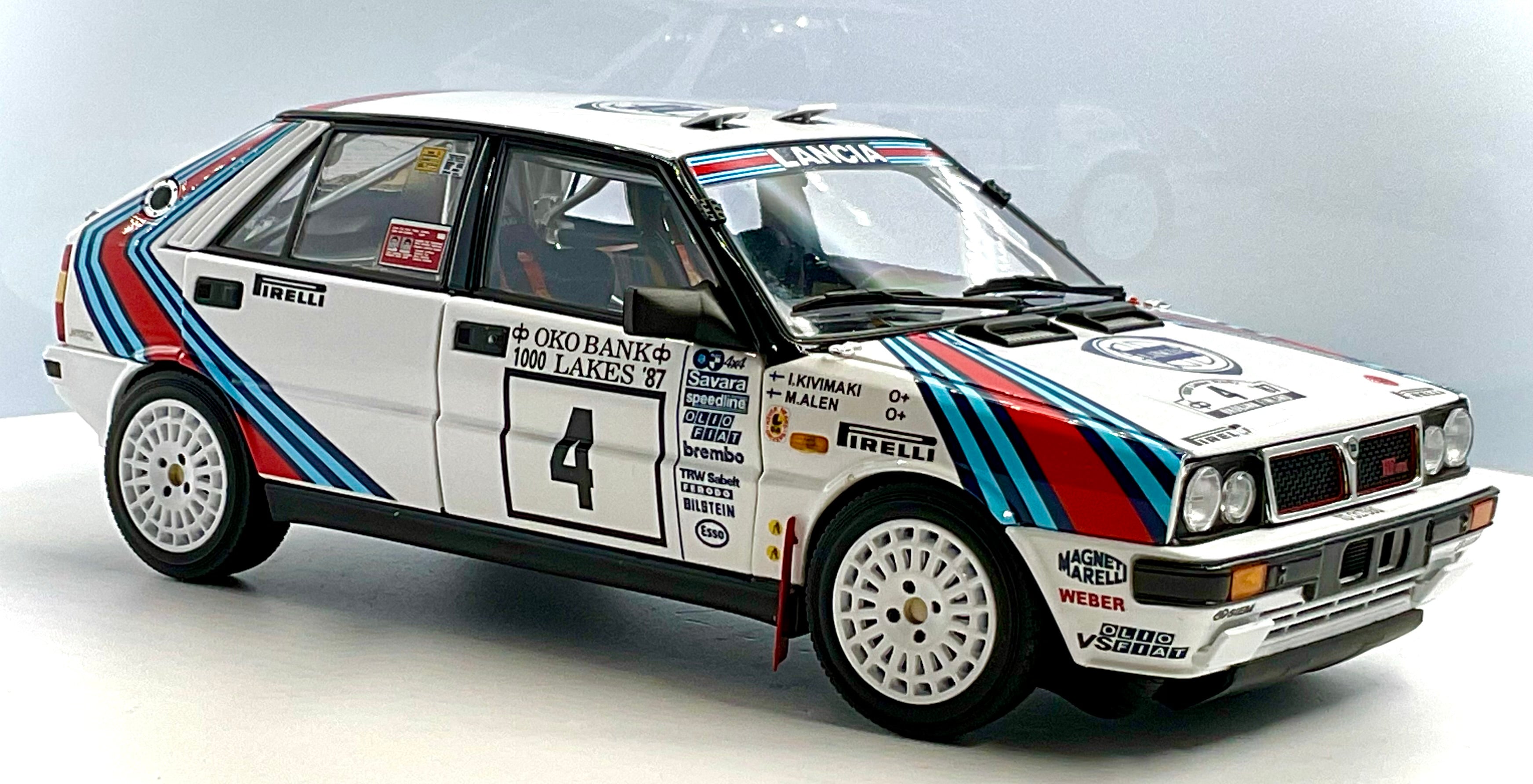 LANCIA DELTA HF 4WD  del 1987 , KYOSHO scala 1/18