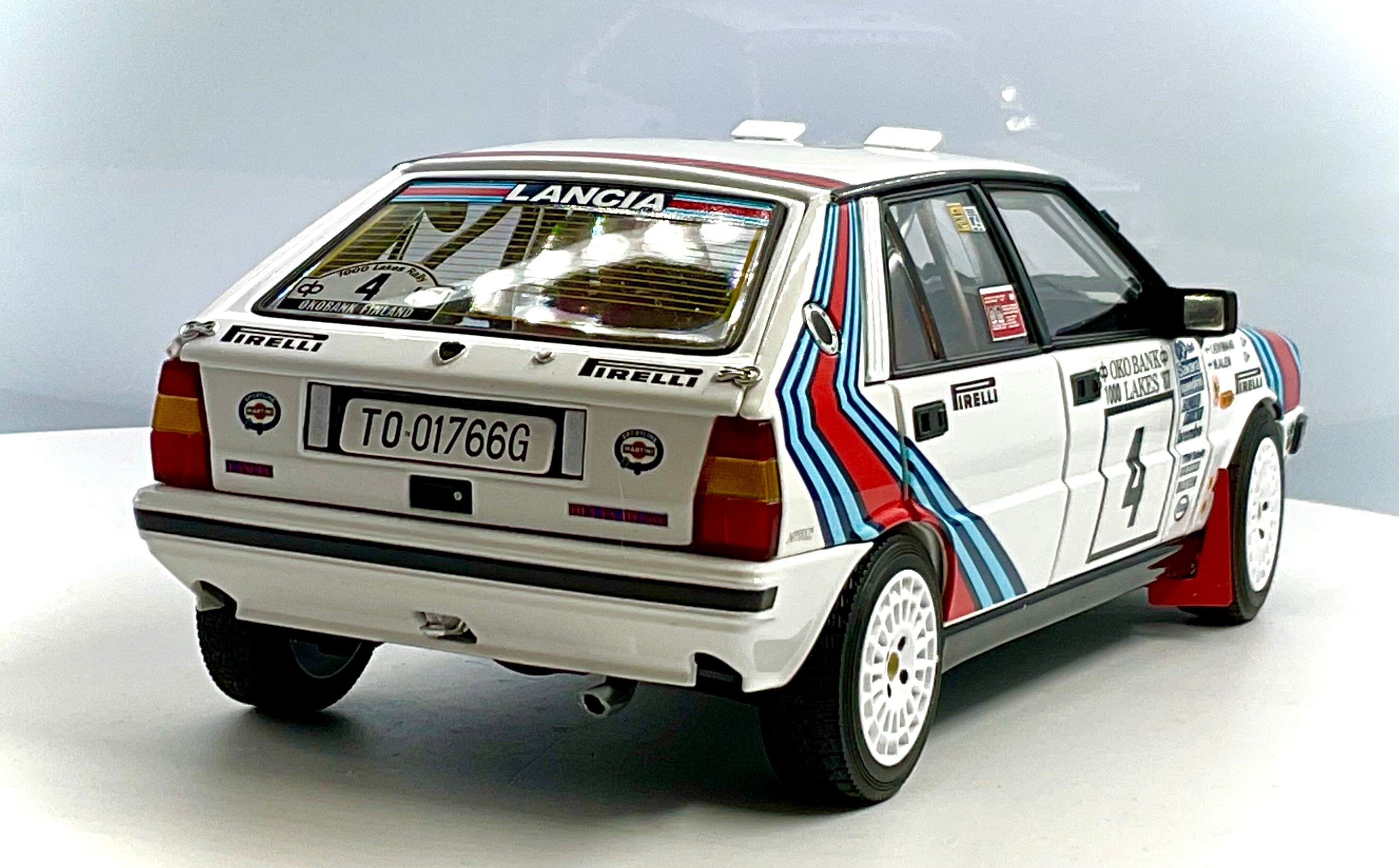 LANCIA DELTA HF 4WD  del 1987 , KYOSHO scala 1/18