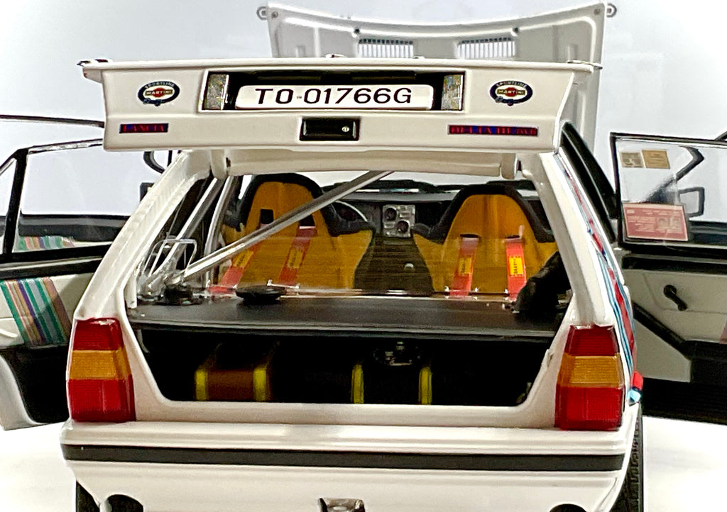 LANCIA DELTA HF 4WD  del 1987 , KYOSHO scala 1/18