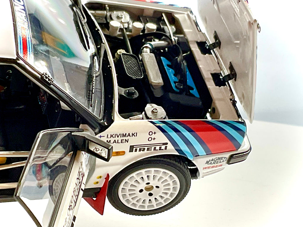 LANCIA DELTA HF 4WD  del 1987 , KYOSHO scala 1/18