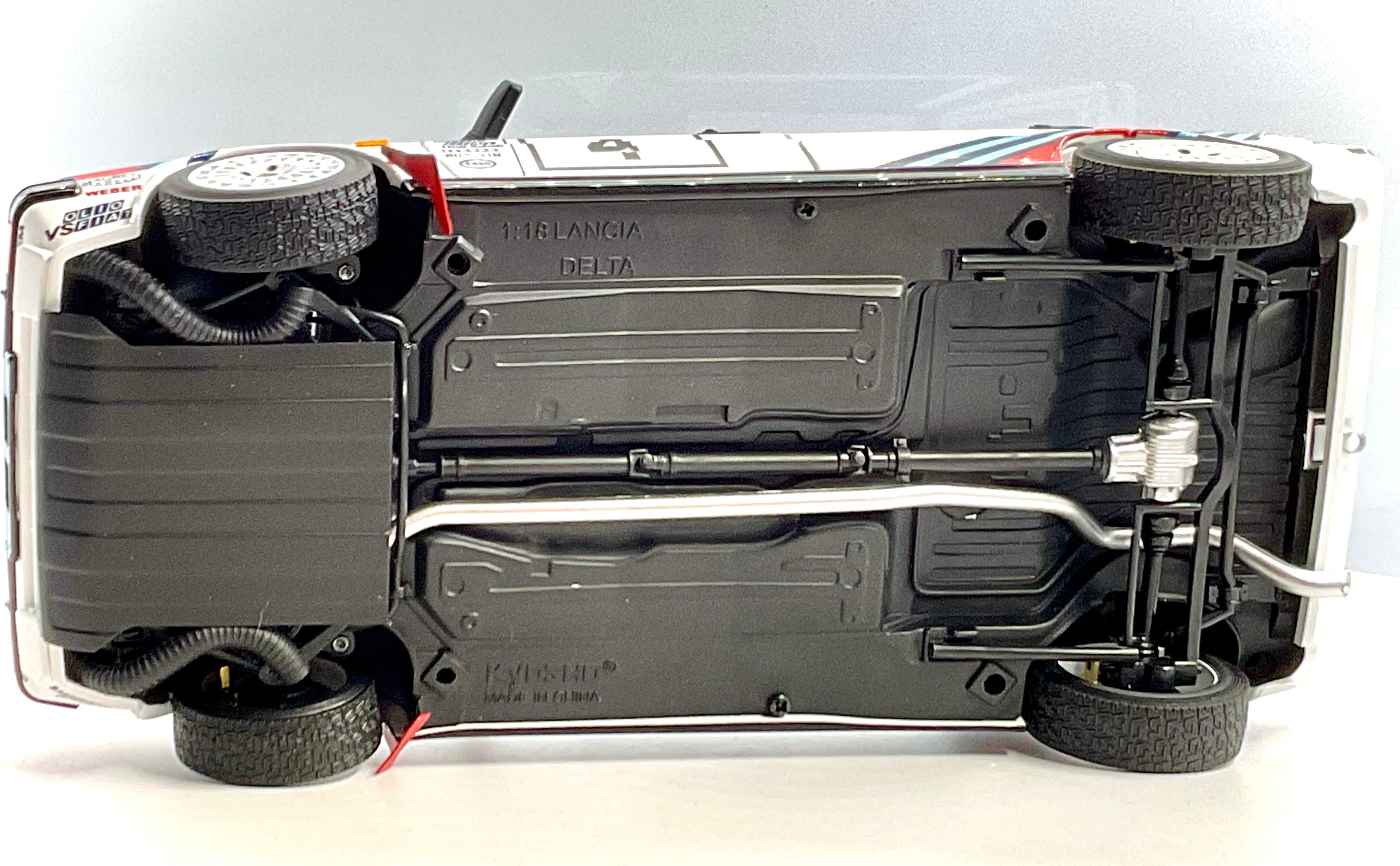 LANCIA DELTA HF 4WD  del 1987 , KYOSHO scala 1/18