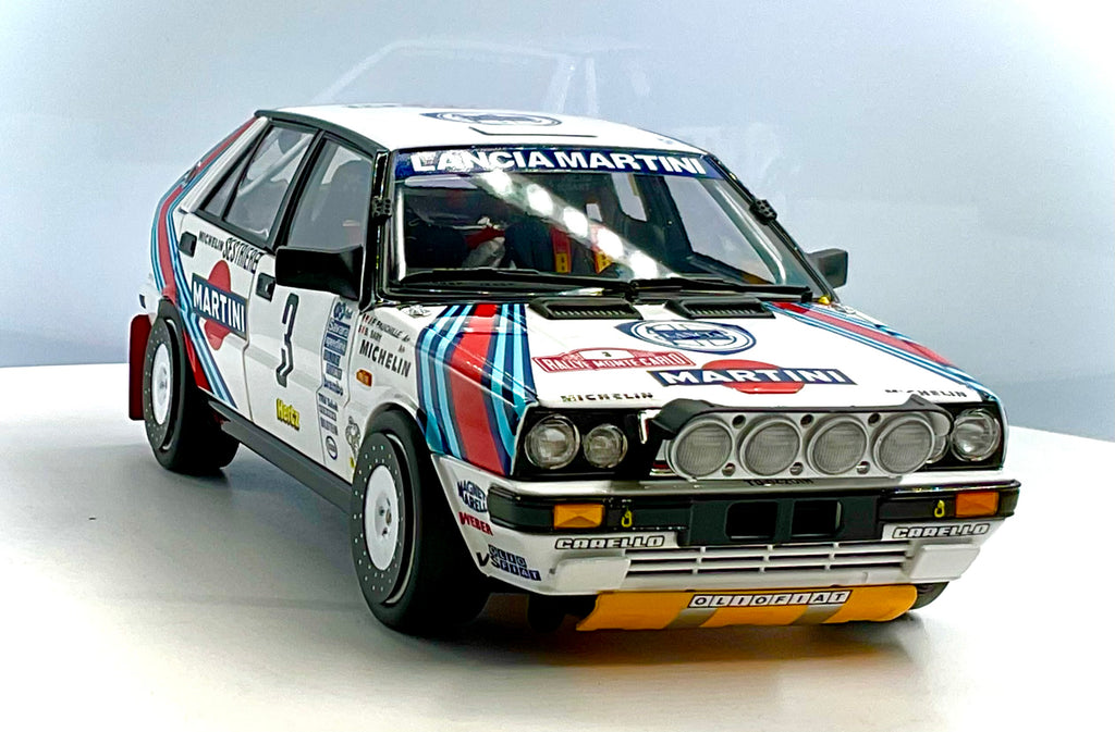 LANCIA DELTA HF 4WD del 1988 , KYOSHO scala 1/18