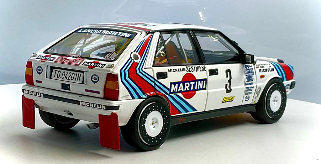 LANCIA DELTA HF 4WD del 1988 , KYOSHO scala 1/18