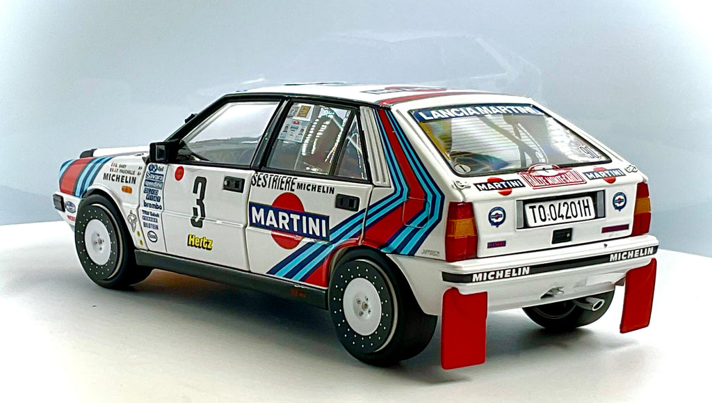 LANCIA DELTA HF 4WD del 1988 , KYOSHO scala 1/18