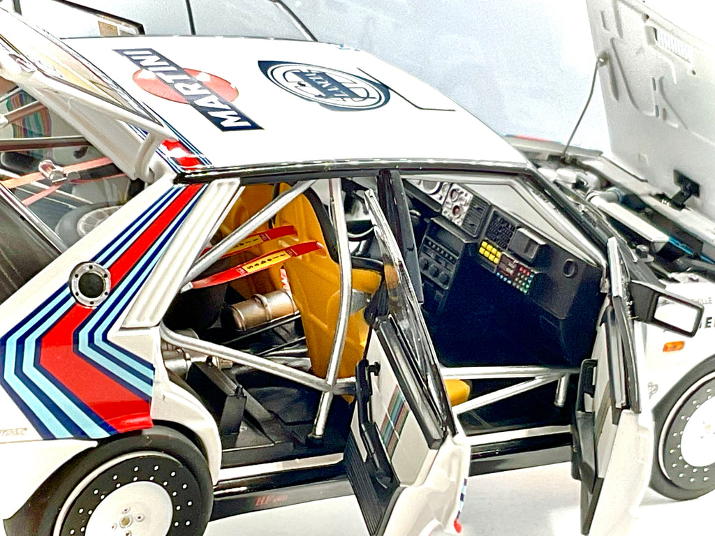 LANCIA DELTA HF 4WD del 1988 , KYOSHO scala 1/18