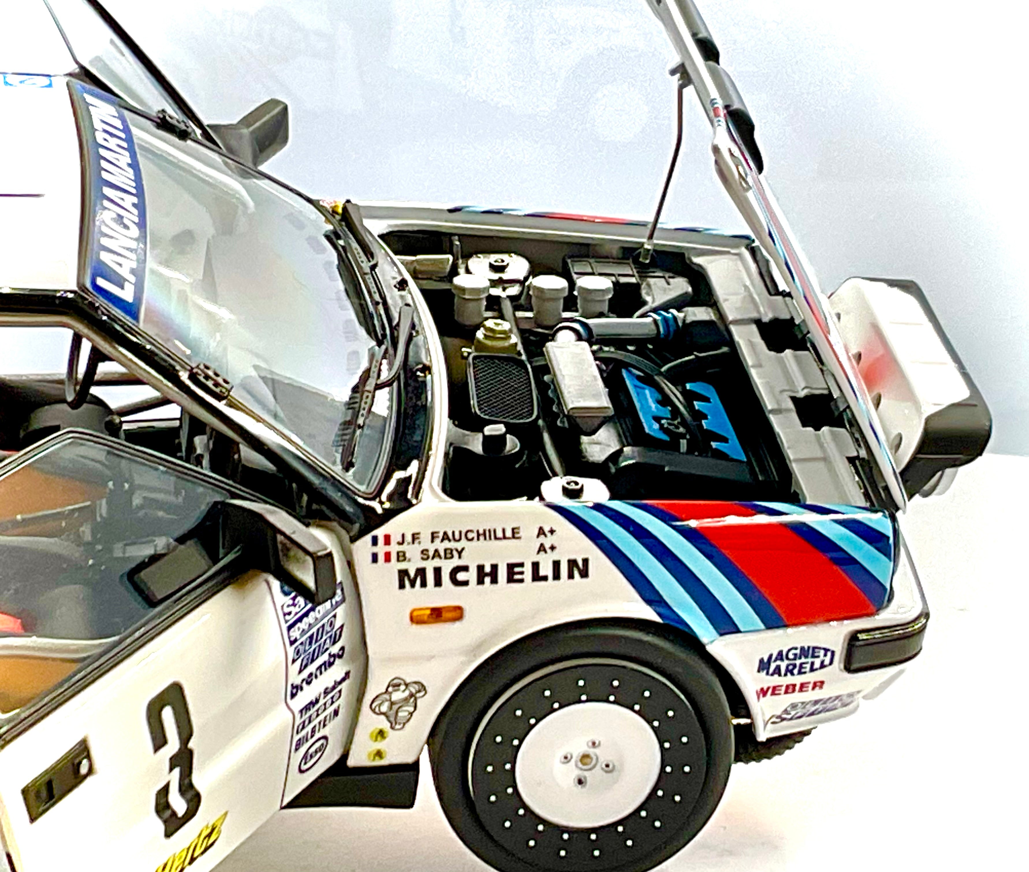 LANCIA DELTA HF 4WD del 1988 , KYOSHO scala 1/18