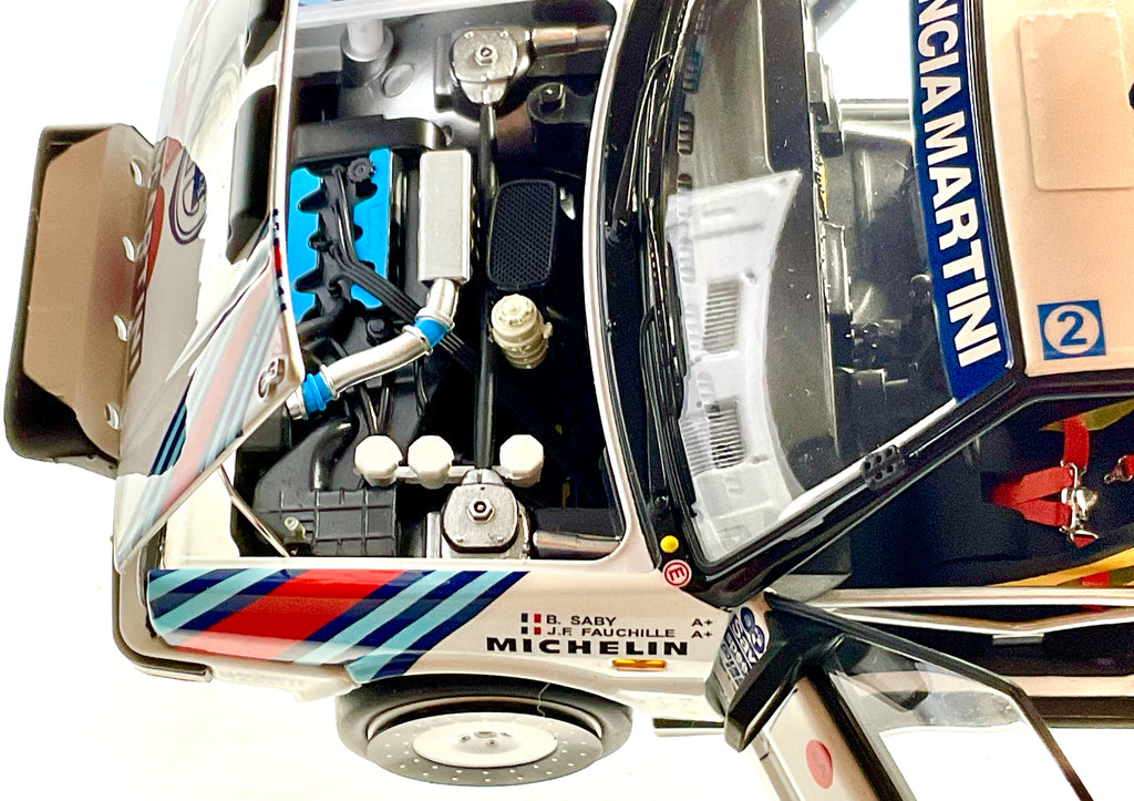 LANCIA DELTA HF 4WD del 1988 , KYOSHO scala 1/18